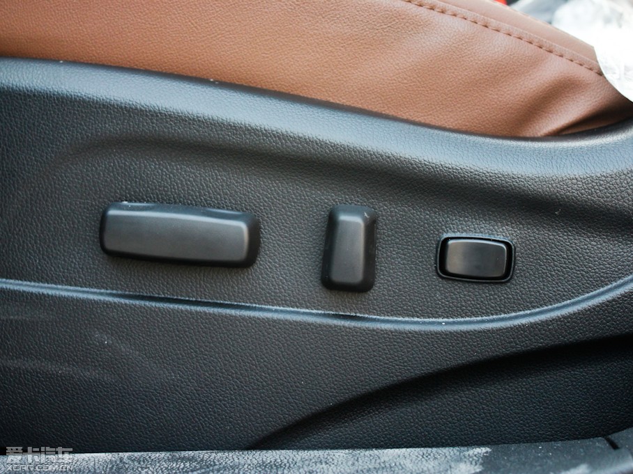 2012 2.4L Premium Ԅ