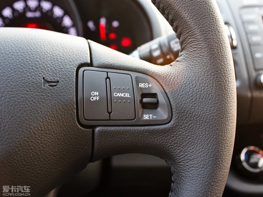 2012 2.4L Premium Ԅ