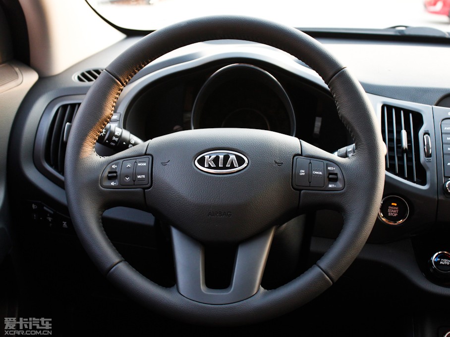 2012 2.4L Premium Ԅ