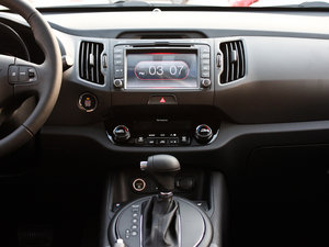 2012款2.4L Premium 自动四驱版 中控台