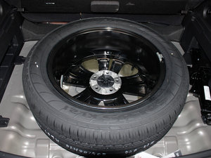 2012款2.4L Premium 自动四驱版 备胎