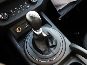 2012款2.0L GL 手动两驱版 换挡杆