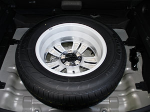 2012款2.0L GL 手动两驱版 备胎