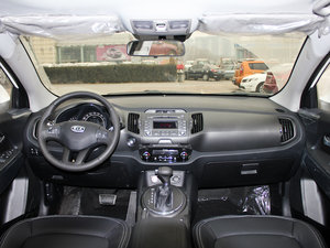 2012款2.0L GLS 自动两驱版 内饰全景