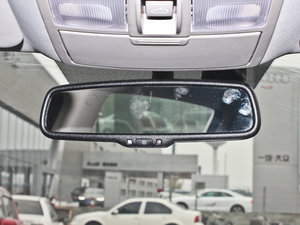 2012款2.0L NAVI 自动两驱版 车内后视镜