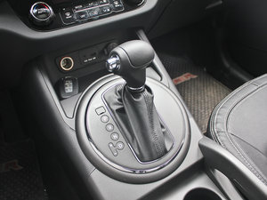 2012款2.0L NAVI 自动两驱版 换挡杆