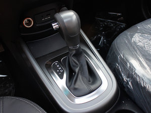 2012款1.6L GLS 自动 换挡杆