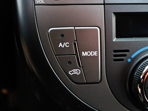 2012款1.6L GLS 自动 中控区