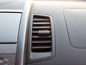 2012款1.6L GLS 自动 中控区