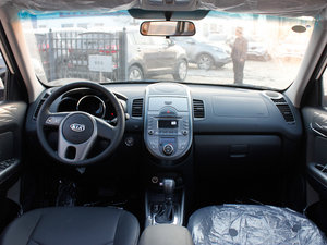 2012款1.6L GLS 自动 内饰全景