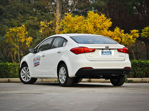 2013款1.6L 自动DLX 左后45度