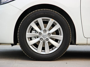 2013款1.6L 自动DLX 轮圈