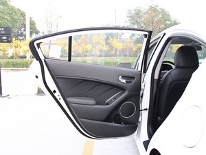 2013款1.6L 自动DLX 左后车门