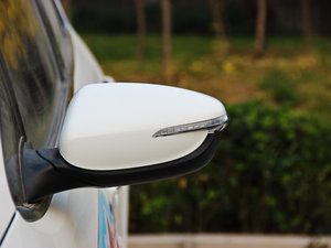 2013款1.6L 自动DLX 后视镜