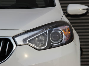 2013款1.6L 手动GLS 大灯