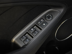 2013款1.6L 手动GLS 主驾车窗控制区	