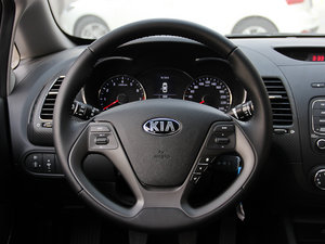 2013款1.6L 手动GLS 方向盘