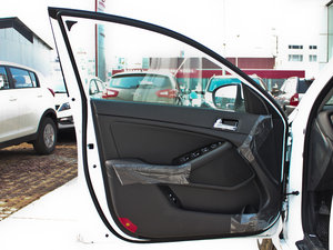 2012款2.0L DLX 自动 驾驶位车门