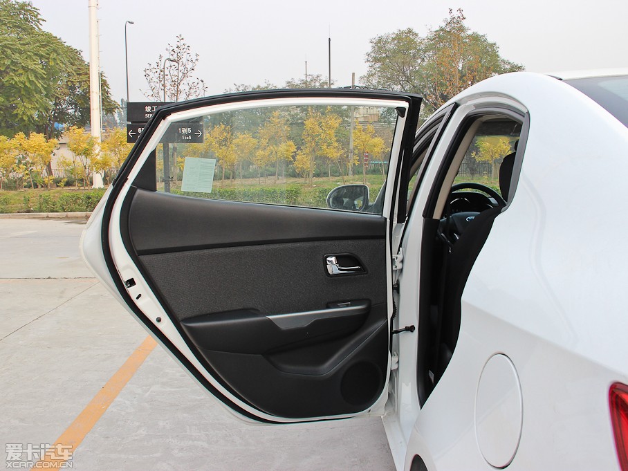 2012K2 1.4L GLS ԄӼo