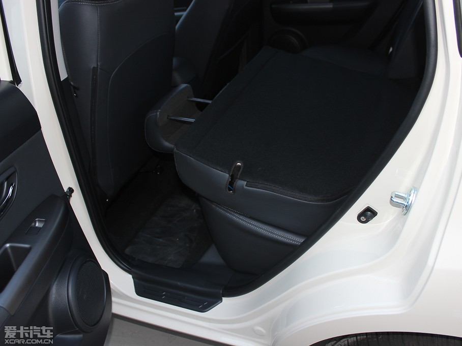 2013㠖 1.6L Premium Ԅ