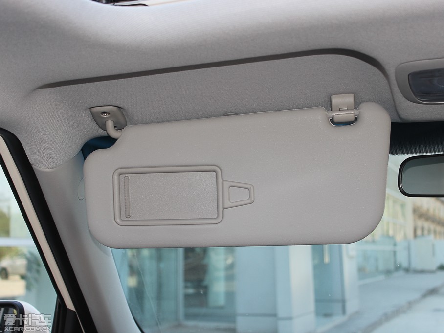 2013㠖 1.6L Premium Ԅ