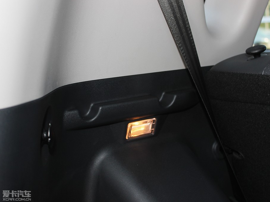 2013㠖 1.6L Premium Ԅ