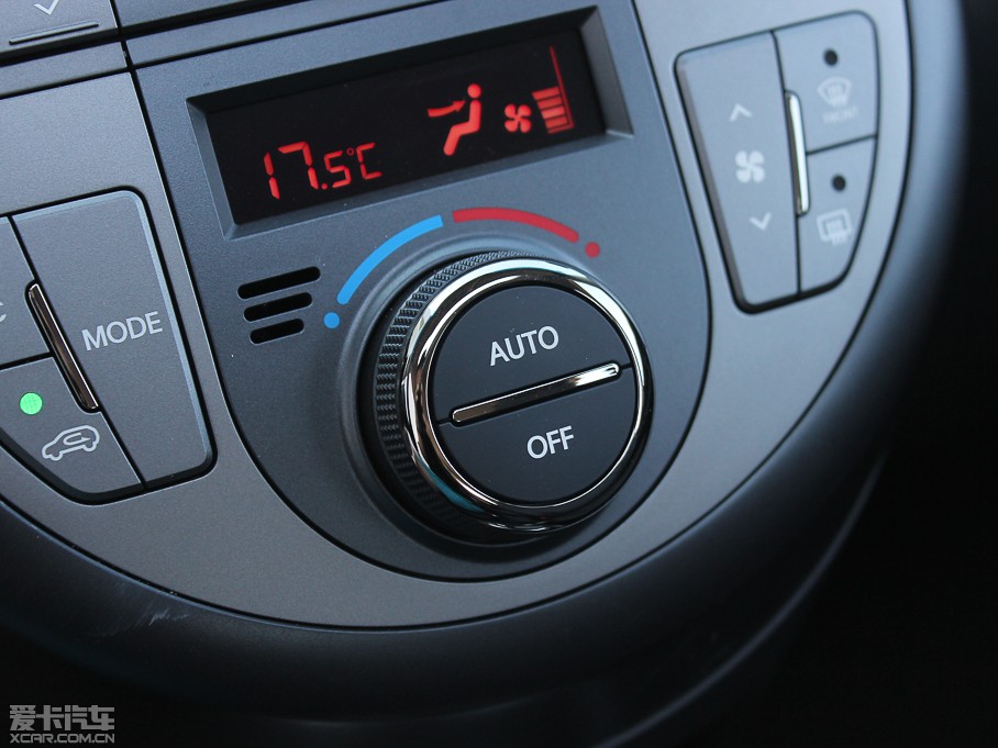 2013㠖 1.6L Premium Ԅ