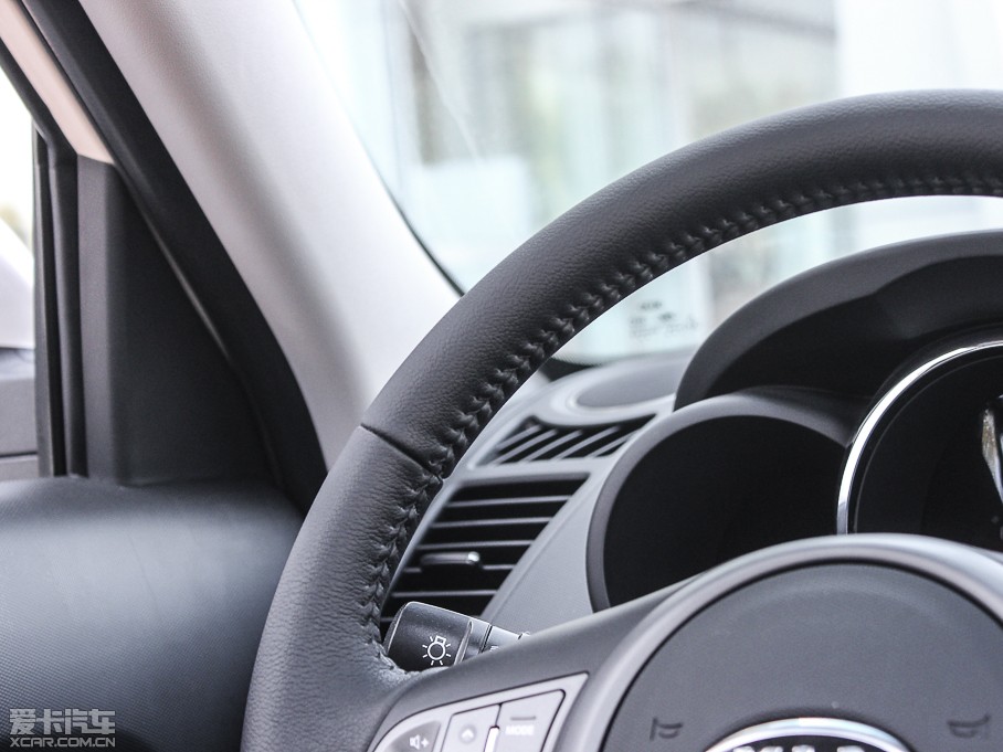 2013㠖 1.6L Premium Ԅ