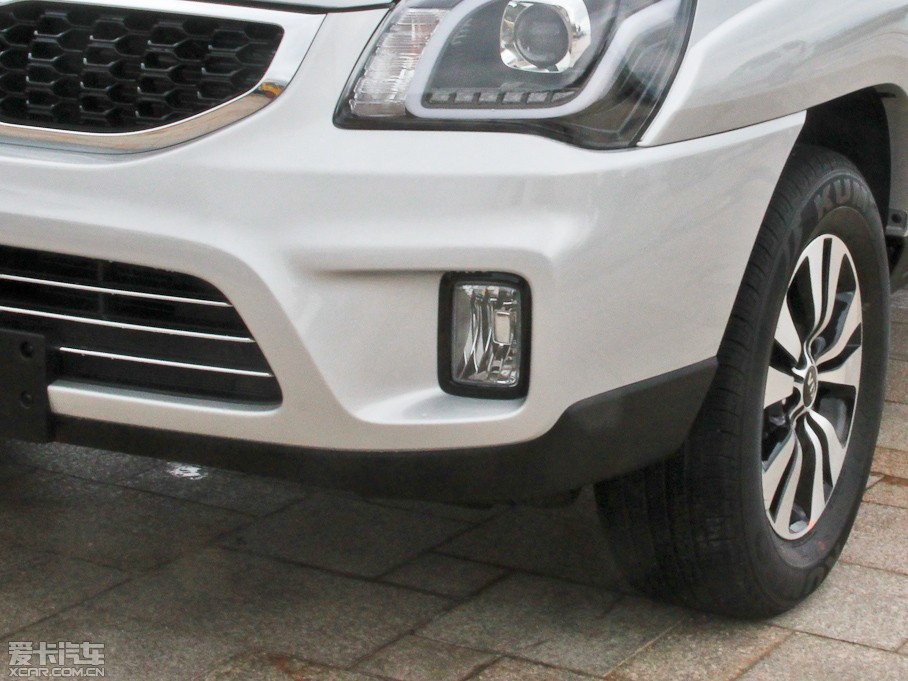 2013��{�� 2.0Premium �ԄӃ���