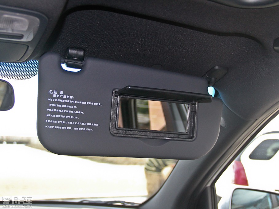 2013��{�� 2.0Premium �ԄӃ���