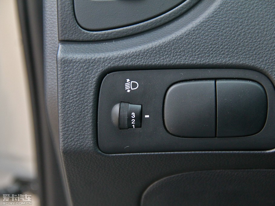 2013{ 2.0Premium ԄӃ