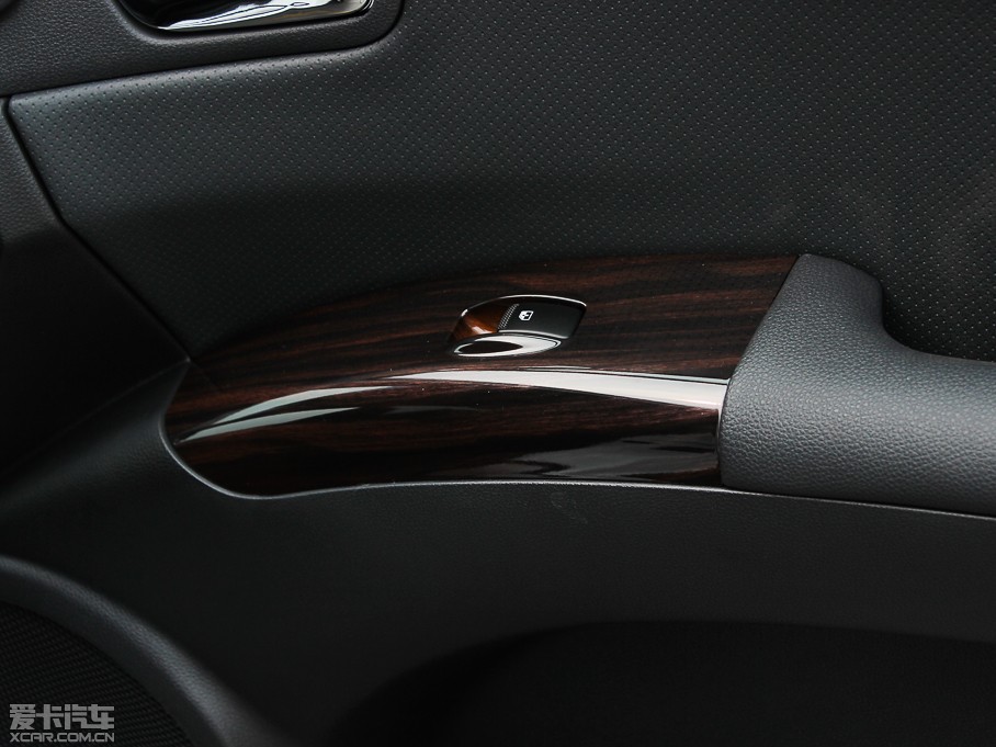 2013{ 2.0GLS քӃ(q)