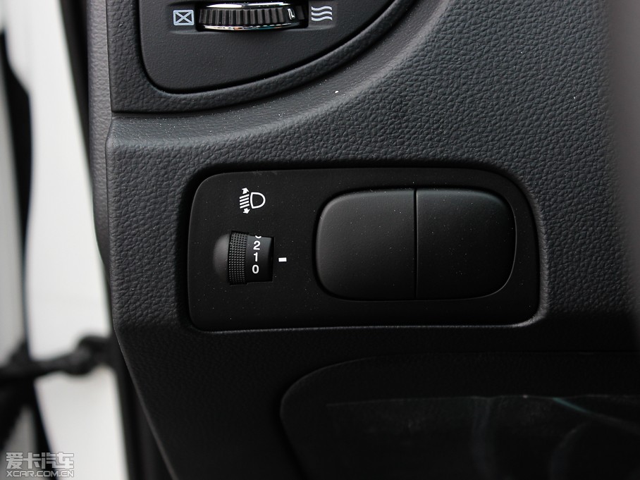 2013��{�� 2.0GLS �քӃ���