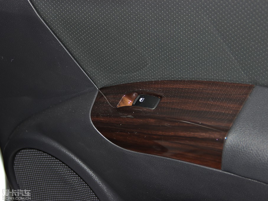 2013{ 2.0DLX ԄӃ(q)