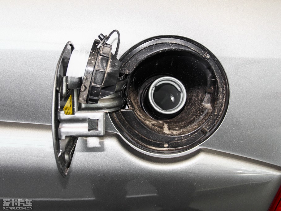 2013{ 2.0GLS ԄӃ(q)