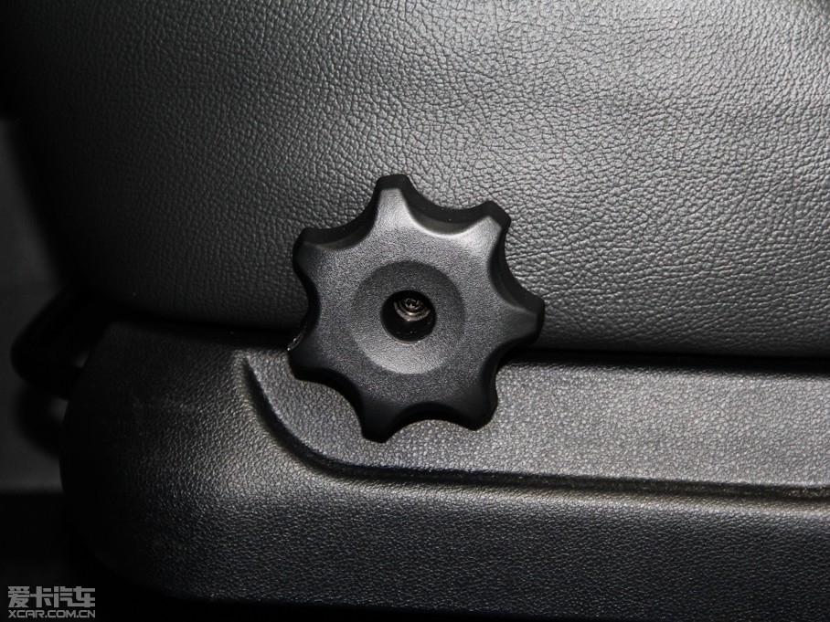 2013{ 2.0GLS ԄӃ(q)