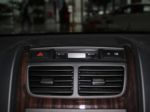 2013款2.0DLX 自动两驱版 空调出风口