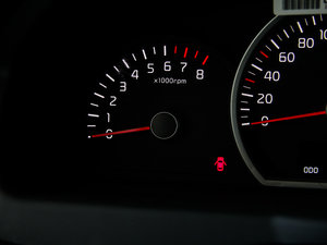 2013款2.0GLS 自动两驱版 中控区