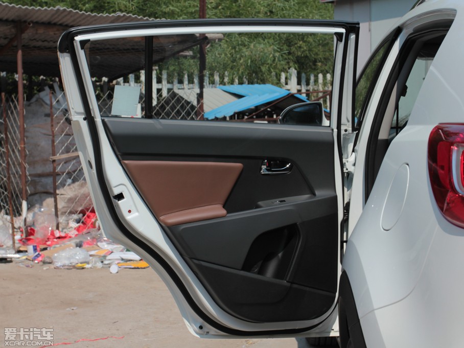 2014 2.0L Premium ԄӃ