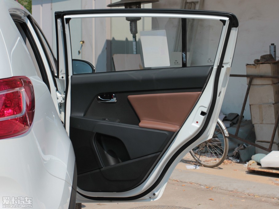 2014 2.0L Premium ԄӃ