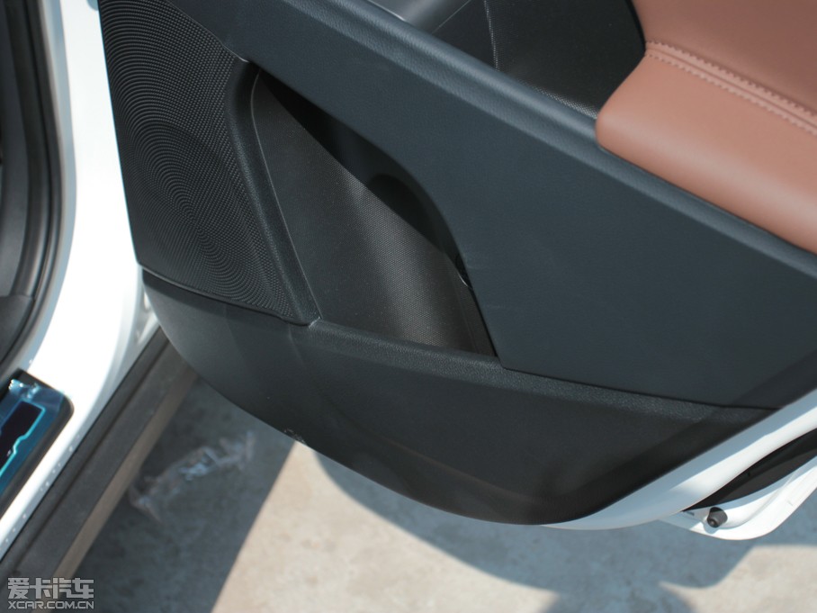 2014 2.0L Premium ԄӃ