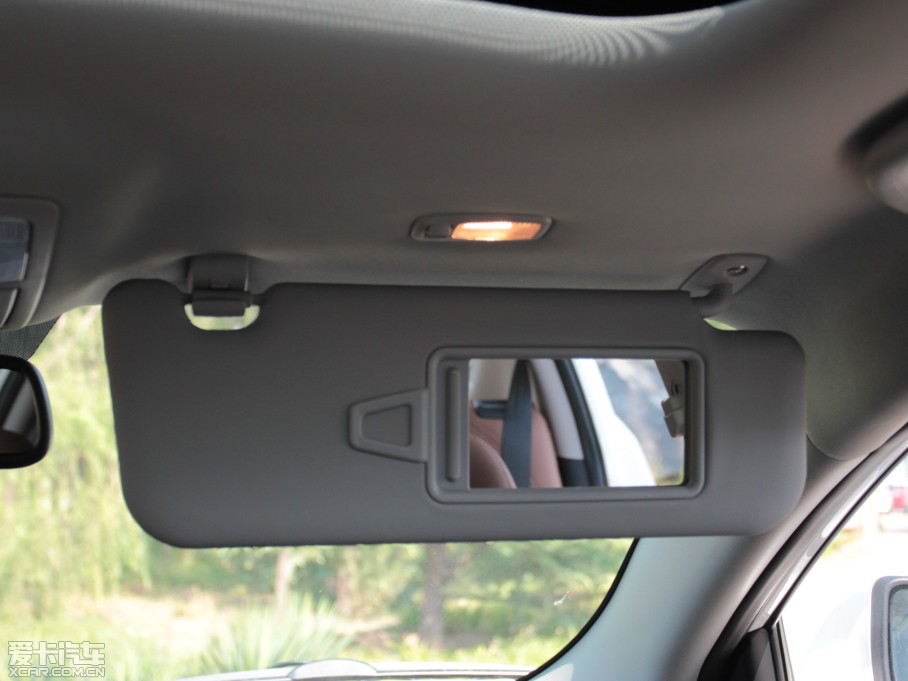 2014 2.0L Premium ԄӃ