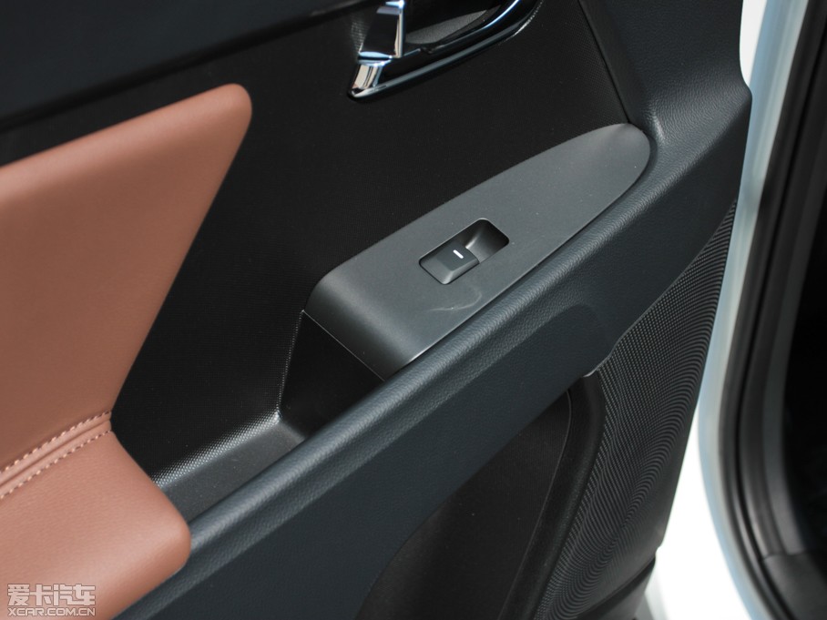 2014 2.0L Premium ԄӃ