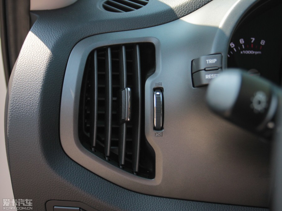 2014 2.0L Premium ԄӃ