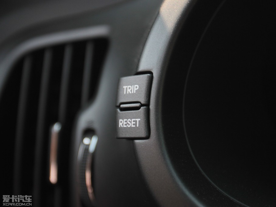 2014 2.0L Premium ԄӃ