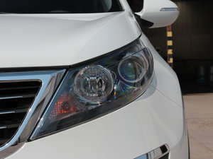 2014款2.0L Premium 自动两驱版 大灯