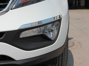 2014款2.0L Premium 自动两驱版 前雾灯