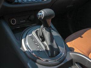 2014款2.0L Premium 自动两驱版 换挡杆