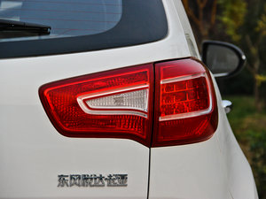 2014款2.0L GLS 手动两驱版  尾灯