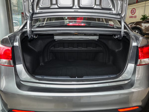 2014款1.6L GL 手动 行李厢空间